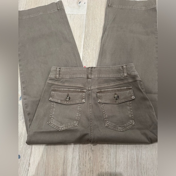 Spanx Stretch Twill Cropped Pant - Picture 4 of 10